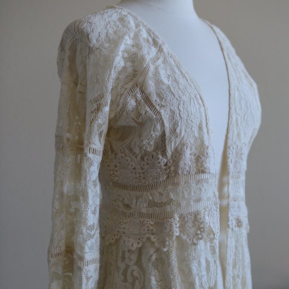 Adiva Lace Duster - Picture 8 of 10
